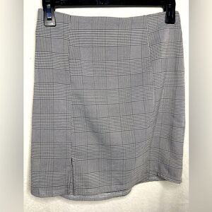 Women’s black and white skirt. Size small